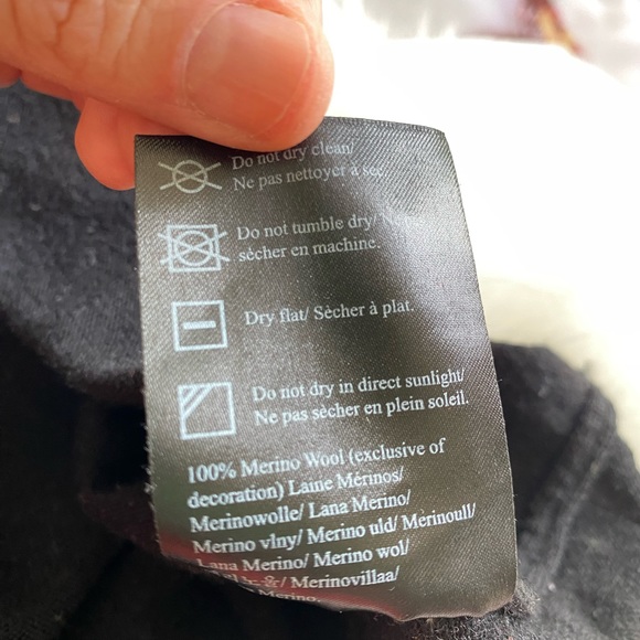 Euc - Dale of Norway Sonja  Black Cardigan - XL, Extra-fine Merino Wool - Picture 8 of 9